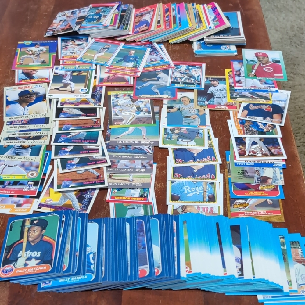 Baseball Trading Cards Lot About 300 With Many Stars & Hall Of Famers Griffey Bo